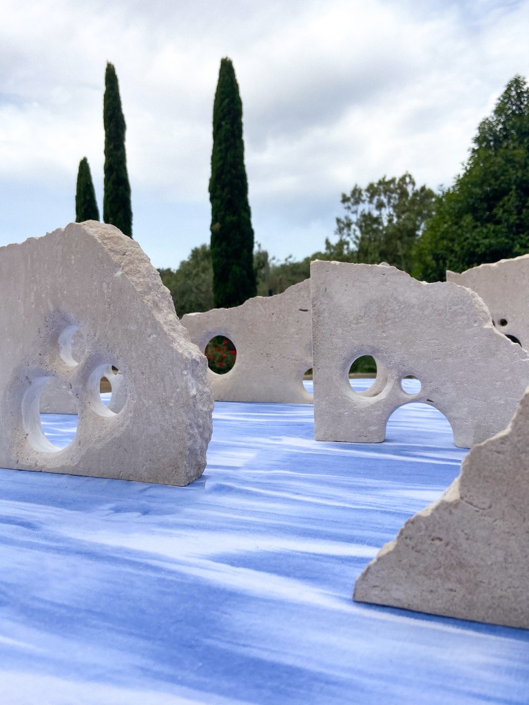Escultura en piedra hechas por Lila Segui